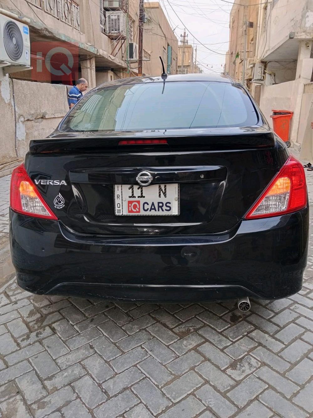 نيسان فيرسا